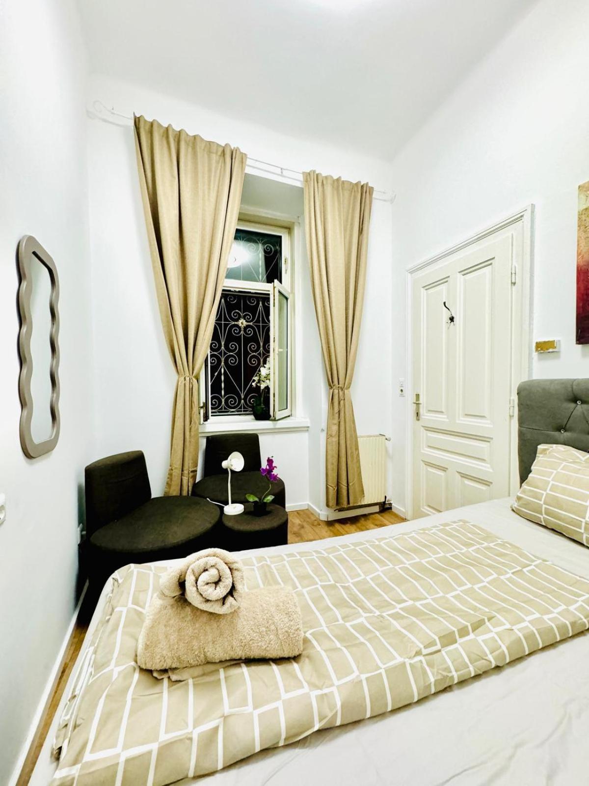 Cozy 9Br Shared Apartment, Only 12Min Walk To Augarten Wien Exteriör bild