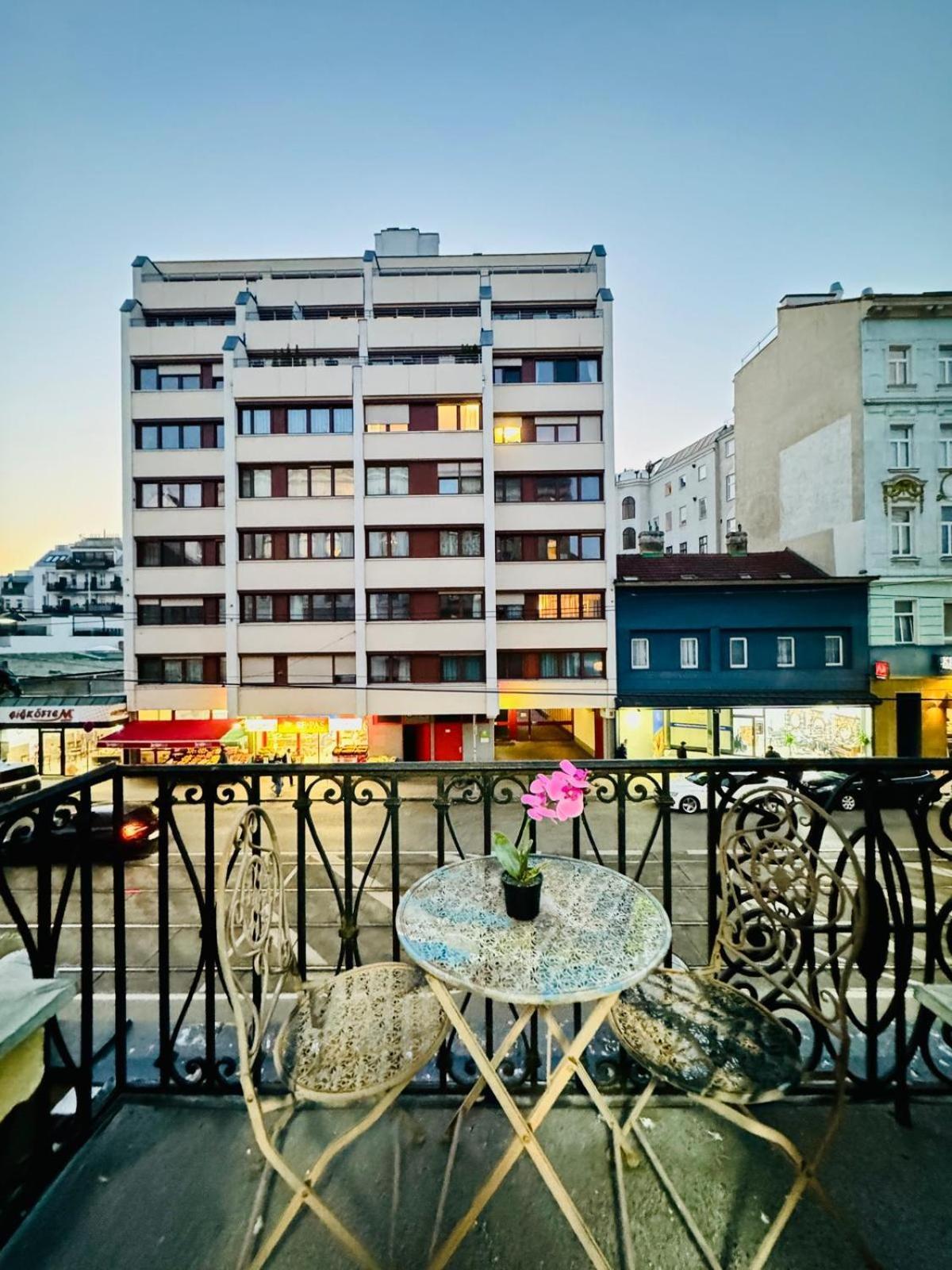 Cozy 9Br Shared Apartment, Only 12Min Walk To Augarten Wien Exteriör bild