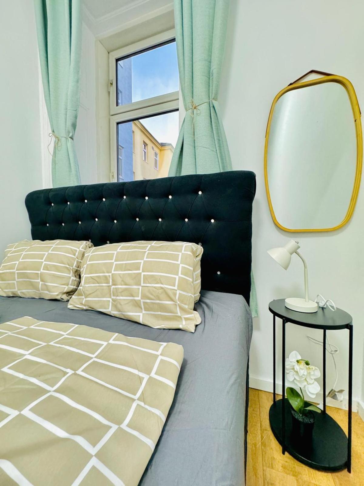 Cozy 9Br Shared Apartment, Only 12Min Walk To Augarten Wien Exteriör bild