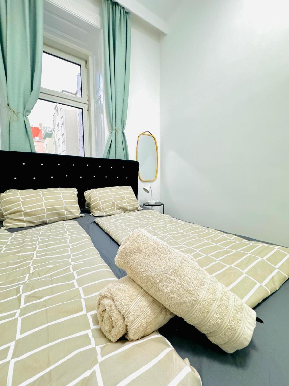 Cozy 9Br Shared Apartment, Only 12Min Walk To Augarten Wien Exteriör bild