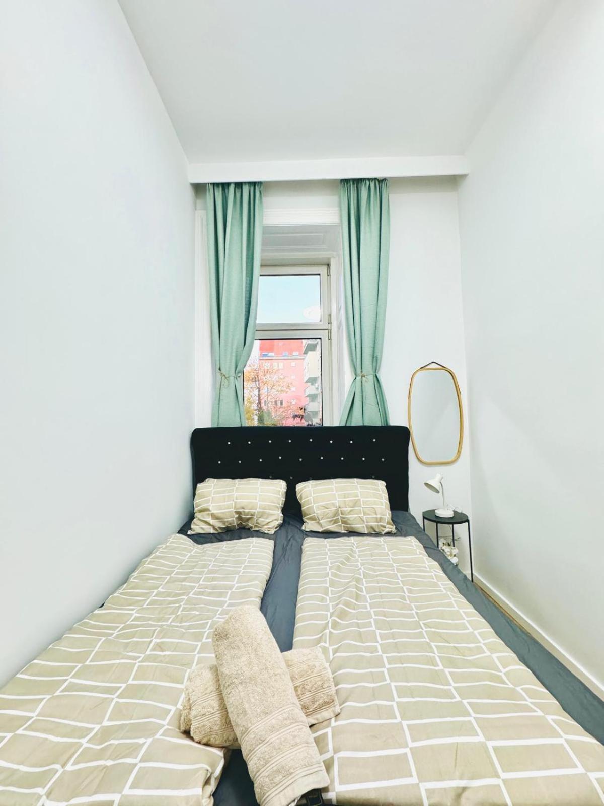 Cozy 9Br Shared Apartment, Only 12Min Walk To Augarten Wien Exteriör bild